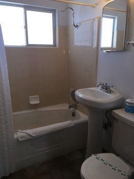 Motel The Sands 2*