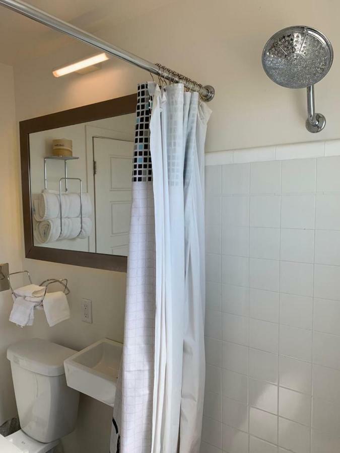 The Sands Motel 2*
